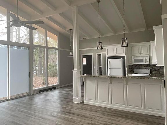 2nd image of 304 Timberlane Dr
