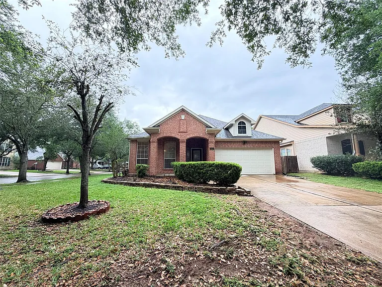 211 Briar Trace Ln — Photo 2