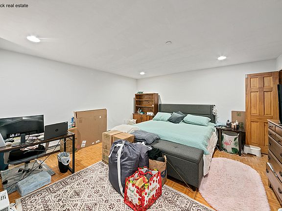 4th image of 305 Bergen St #1-C