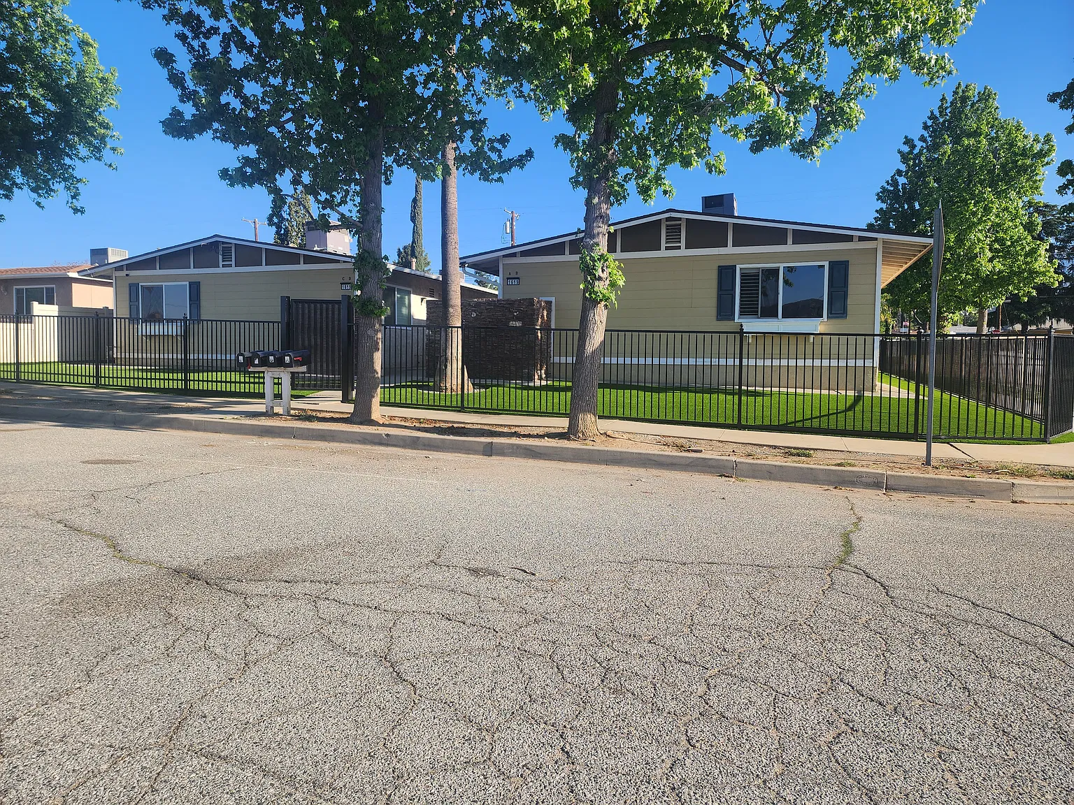 2 bed, 825 sqft, $2,100 — Photo 1