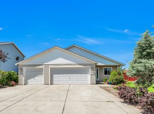 2959 NW 9th Pl, Redmond, OR 97756