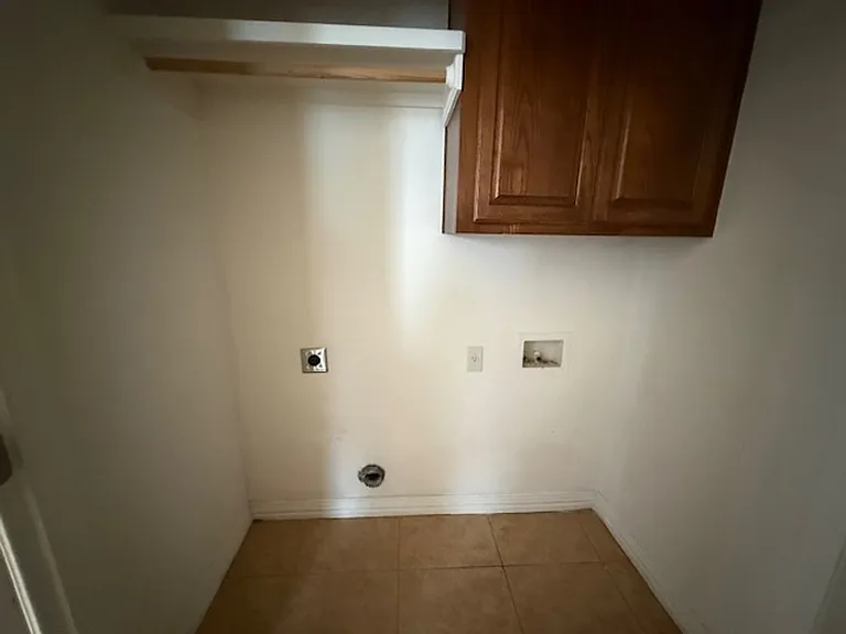 2319 Independence Blvd — Photo 21