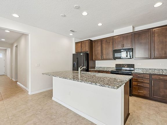 4th image of 95475 Alsace Ct