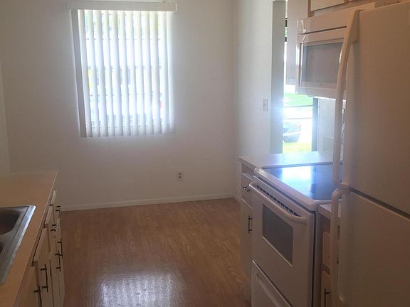 3rd image of 4704 Marengo Ln