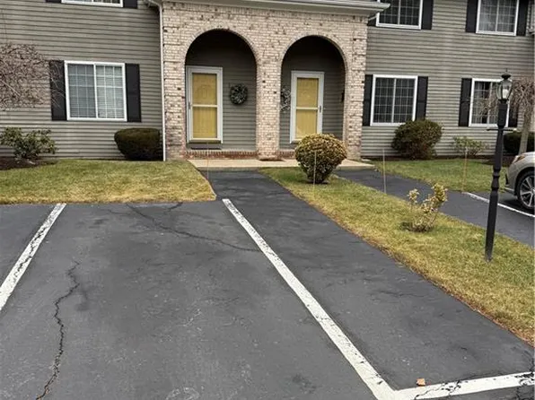 135 Pleasant View Ave APT 3, Smithfield, RI 02917