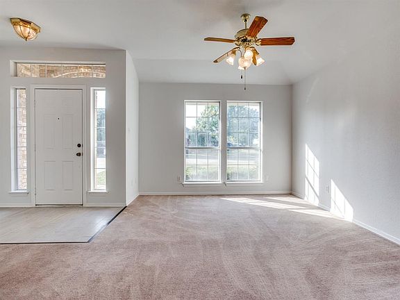 4th image of 233 Roberts Dr