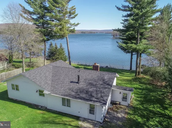 2332 Paradise Point Rd, Oakland, MD 21550