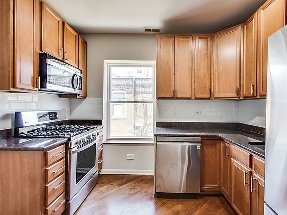 5th image of 3209 W Argyle St APT 3N
