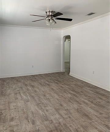3rd image of 140 Elvis Ct