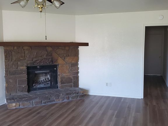 5th image of 1024 N Oak Ct