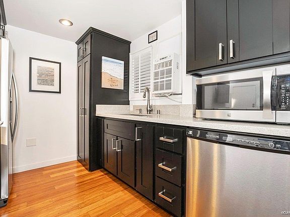 5th image of 7434 Herschel Ave Unit 5
