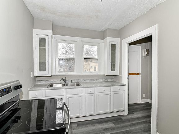 5th image of 3041 Broadway St #3041