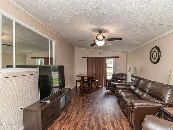 5th image of 501 King Dr