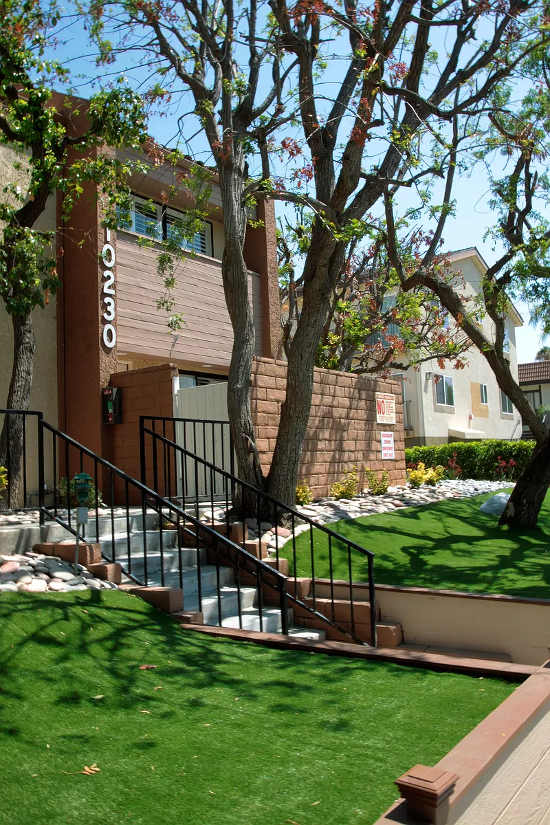 Building Photo - Franklin Townhomes