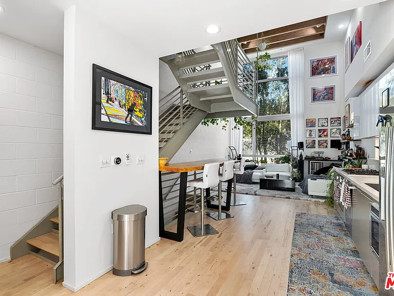 9703 S Normandie Ave — Photo 12