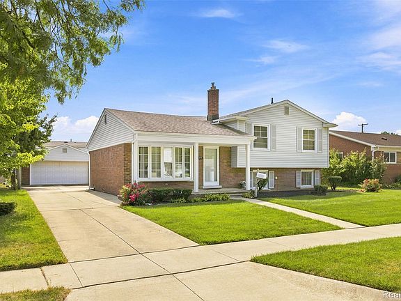 4th image of 29649 Linda St