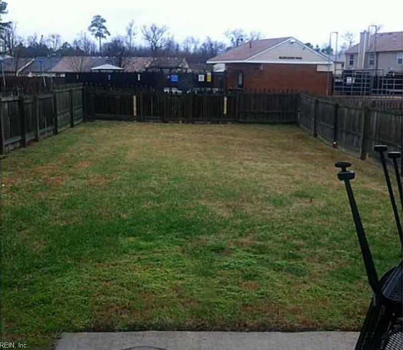 2nd image of 736 Huntly Dr