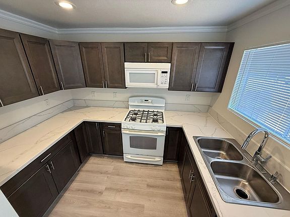 2nd image of 437 S Lincoln Ave
