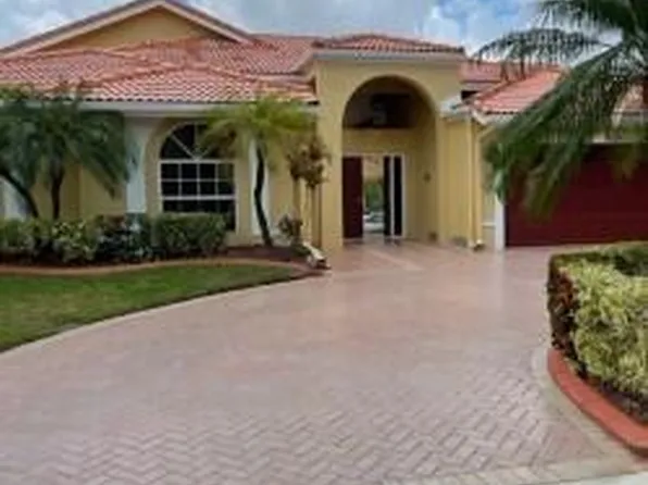 9978 N Springs Way, Coral Springs, FL 33076