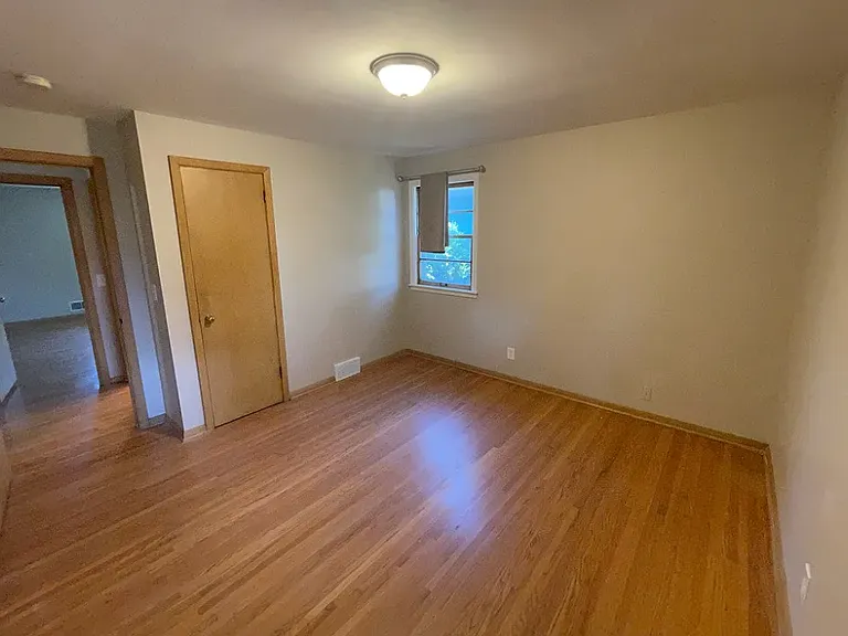 6015 Newton Ave S — Photo 13
