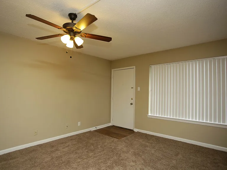 Misty Hollows Apartments — Photo 19