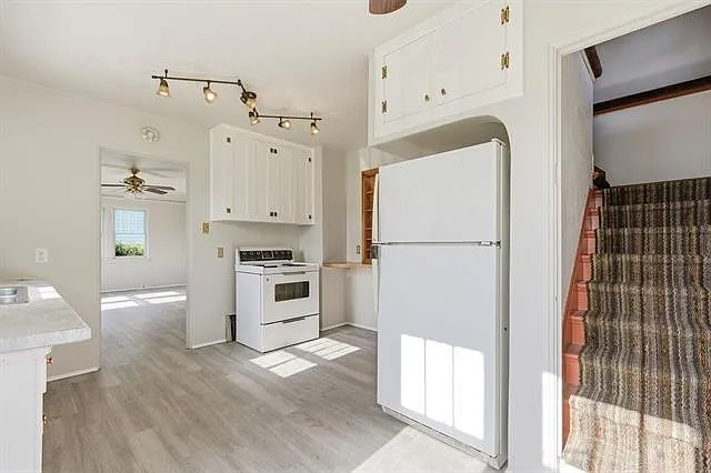 4118 N Howard St — Photo 11