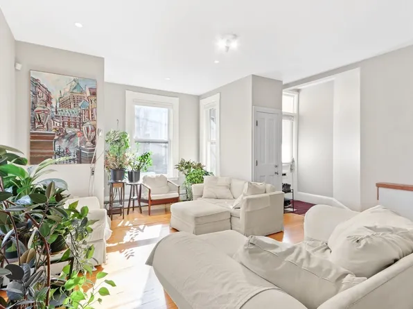 21 Lancaster St #A, Cambridge, MA 02140