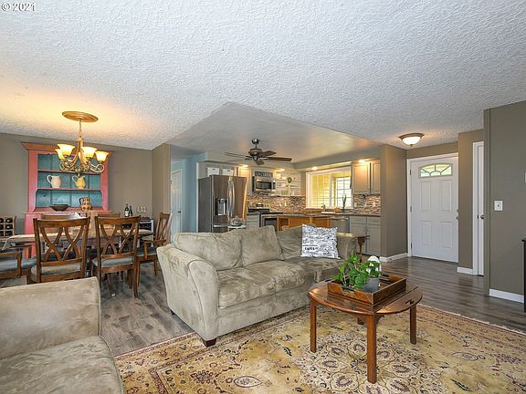5th image of 4608 NE 113th St