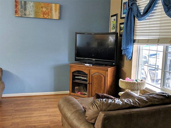 4th image of 245 Sunflower Dr