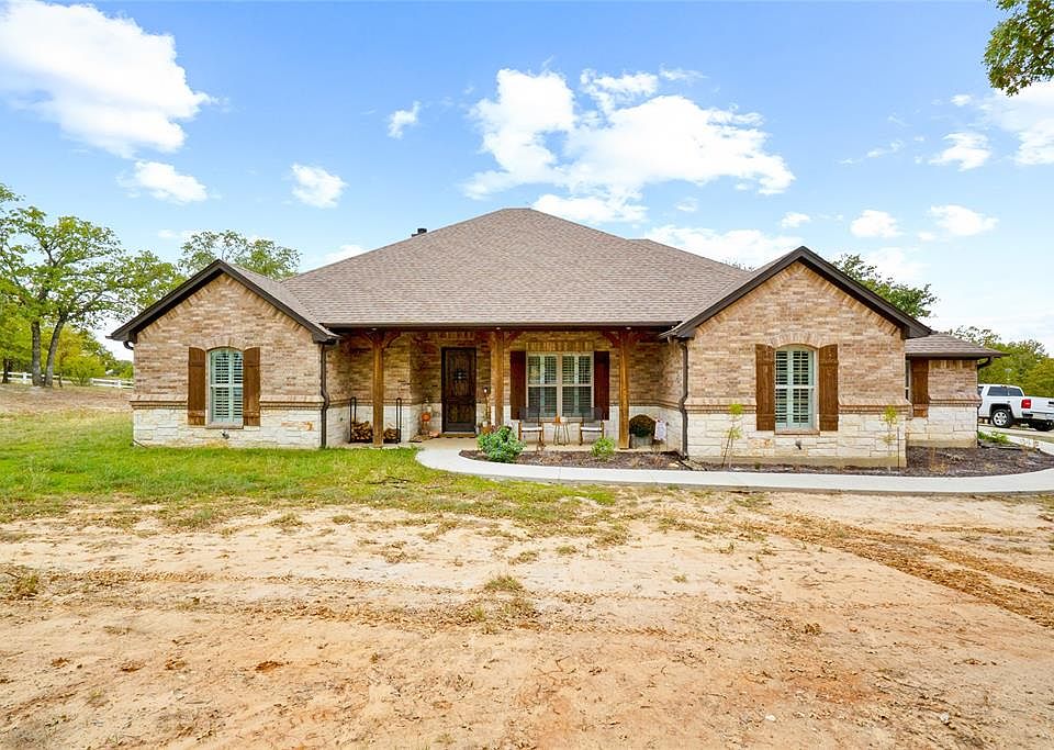 1st image of 103 Bishop Dr