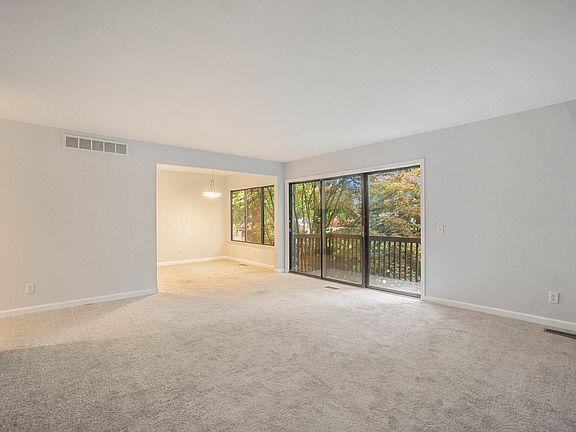 4th image of 231 Durness Ct APT D