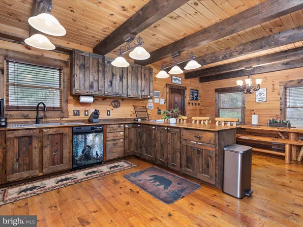 193 Ash Ln, Mount Jackson, VA 22842