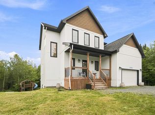 1253 McCabe Lake Dr, Middle Sackville, NS B4E 0P5