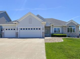 585 Bermier Dr, Marion, IA 52302