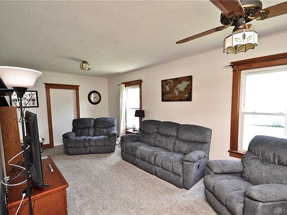 4th image of 300 N Main St