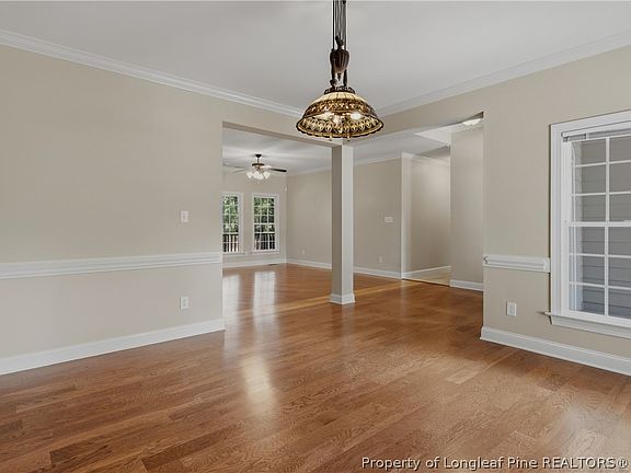 5th image of 11 Rolling Pines Dr