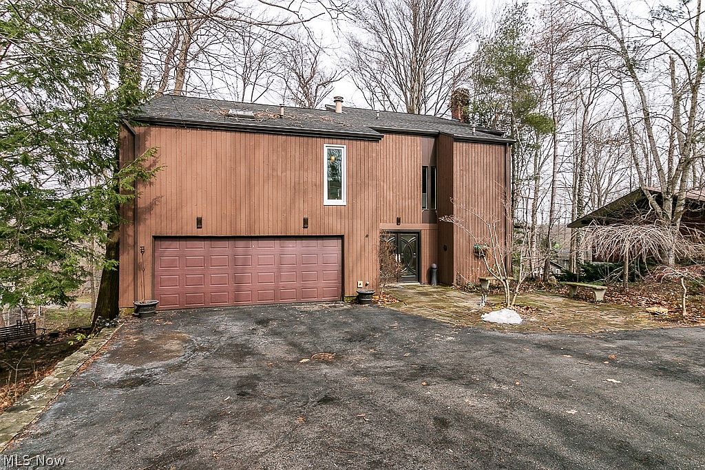 8616 Tanglewood Trl, Chagrin Falls, OH 44023 Zillow