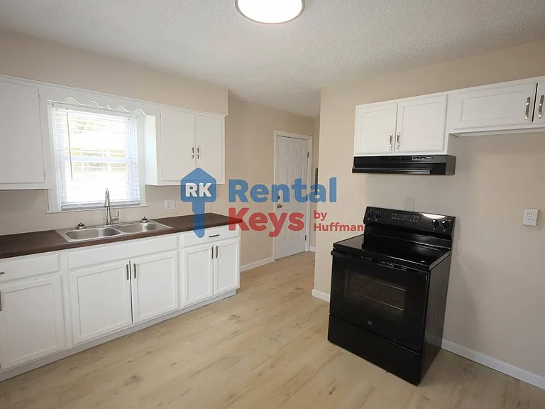 2208 Margybeth Ave — Photo 9