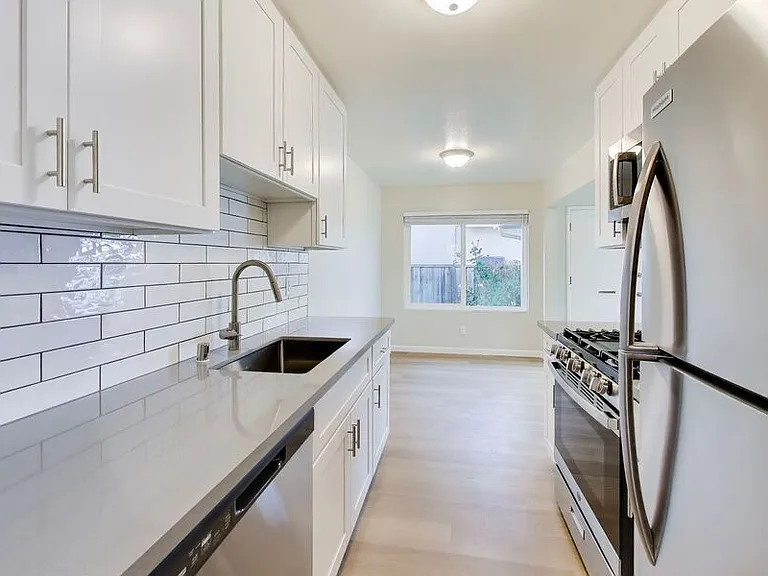 457 Ruth Ct — Photo 4