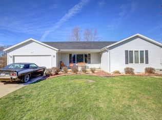 401 Linden Dr, Saint Joseph, IL