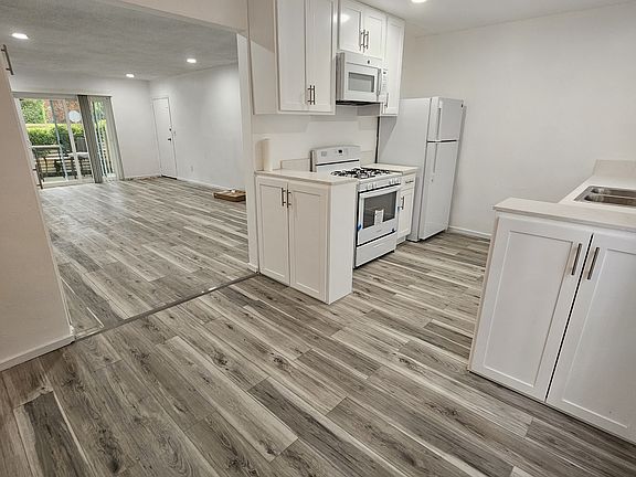 4th image of 2055 S Corning St APT 2