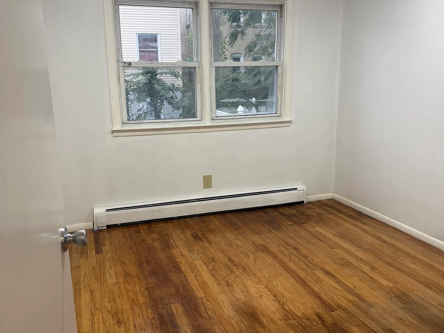 278 Boyd Ave — Photo 2