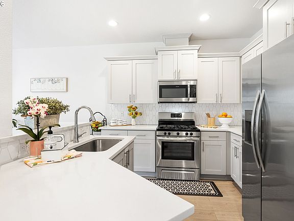 5th image of 1228 S Quartz Dr