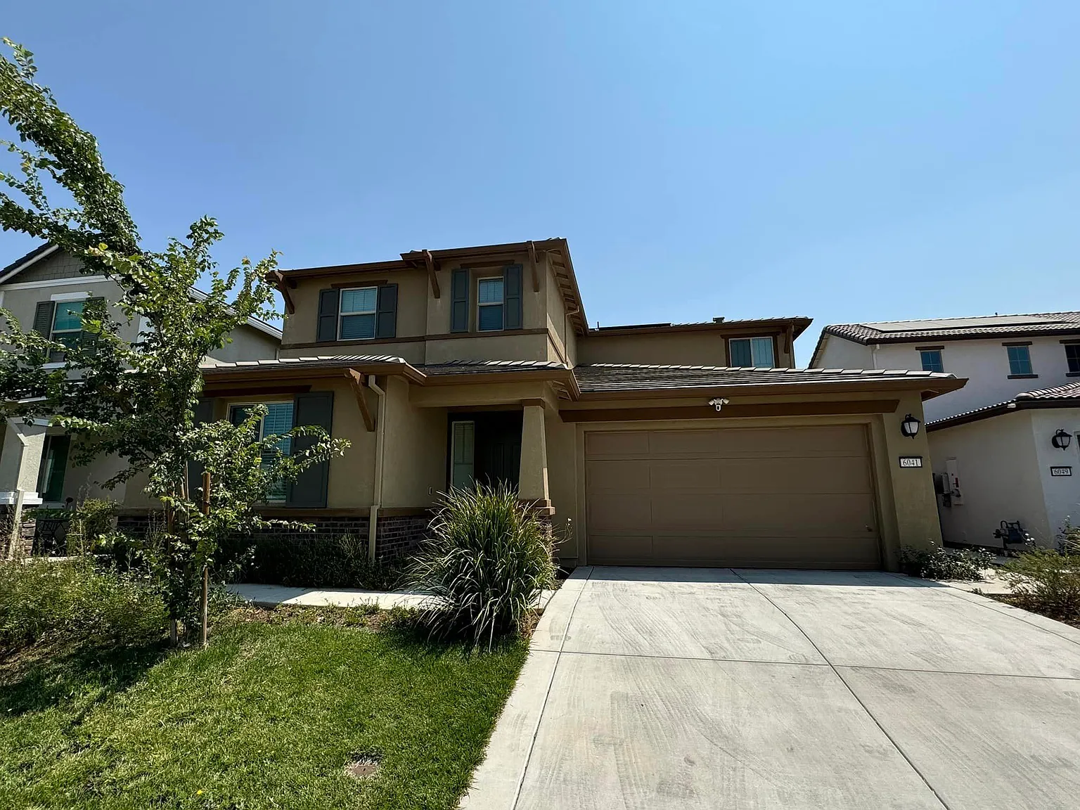 4 bed, 2.5 bath, 2600 sqft, $3,500 — Photo 1