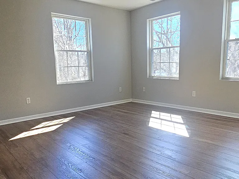 129 Main St #B2 — Photo 9