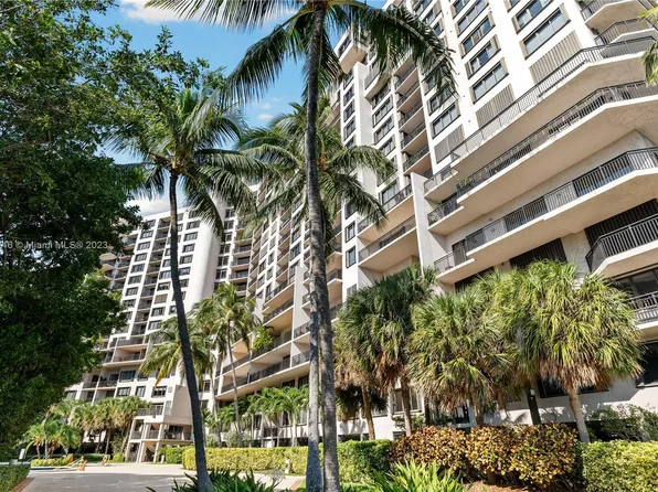 540 Brickell Key Dr APT 1403, Miami, FL 33131