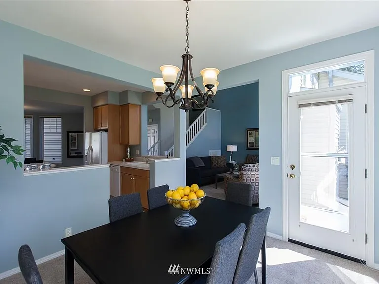 NE 6th Pl — Photo 4