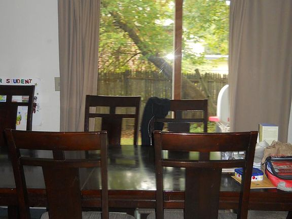 dining area, back sliding double doors, developement back se