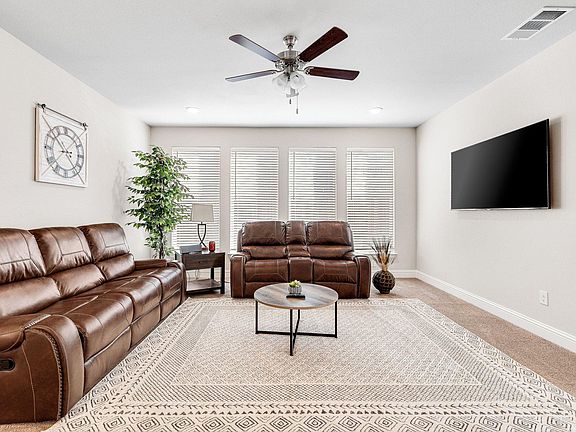 4th image of 2072 Olivereta Dr
