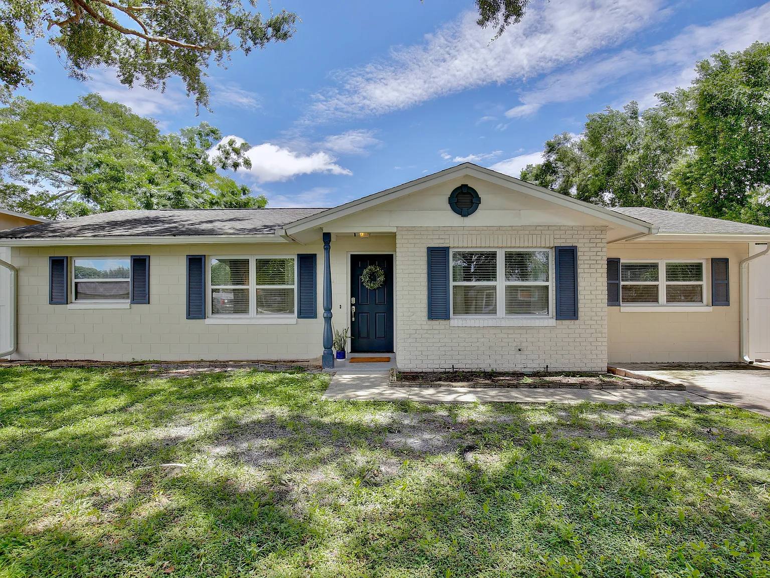 3 bed, 1.5 bath, 1362 sqft, $2,550 — Photo 2